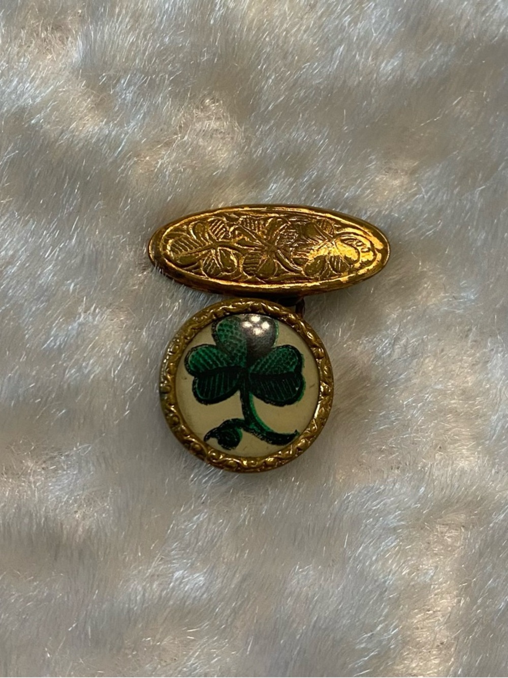 🍀VTG GILT Gold Shamrock Badge Pin with Enamel Clover